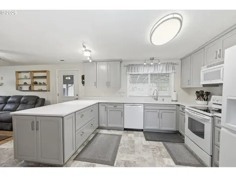 430 S 37th Place Springfield OR 97478