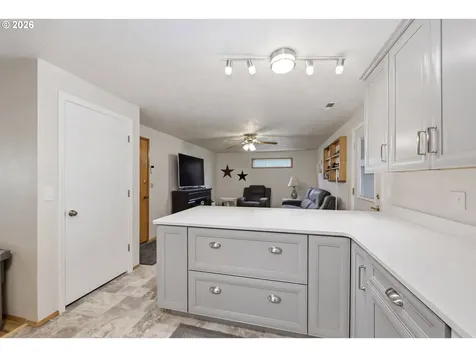 430 S 37th Place Springfield OR 97478