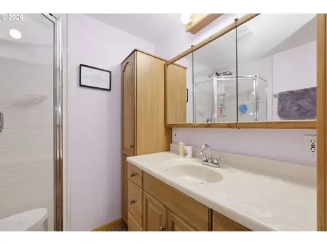 430 S 37th Place Springfield OR 97478