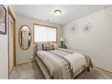 430 S 37th Place Springfield OR 97478
