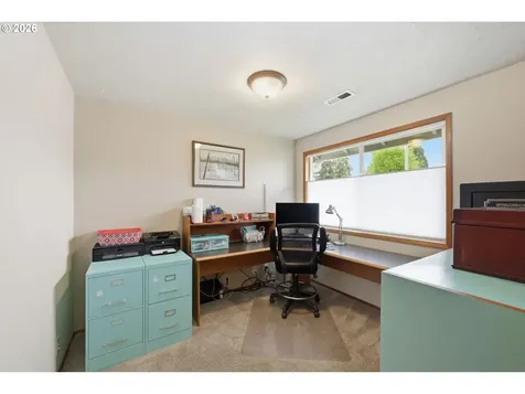 430 S 37th Place Springfield OR 97478