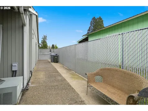 430 S 37th Place Springfield OR 97478