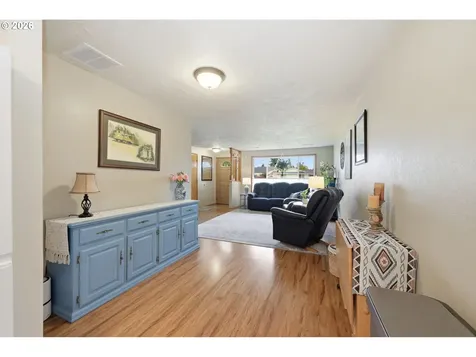 430 S 37th Place Springfield OR 97478