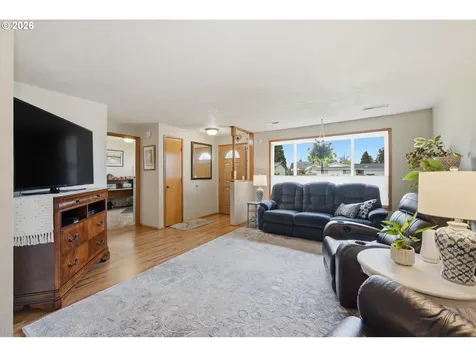 430 S 37th Place Springfield OR 97478