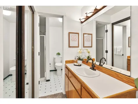 2060 SW 208th Avenue Beaverton OR 97003