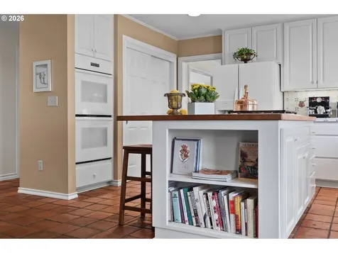 2902 NW Shenandoah Terrace Portland OR 97210