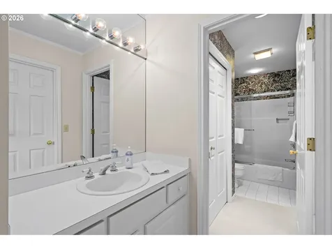 2902 NW Shenandoah Terrace Portland OR 97210