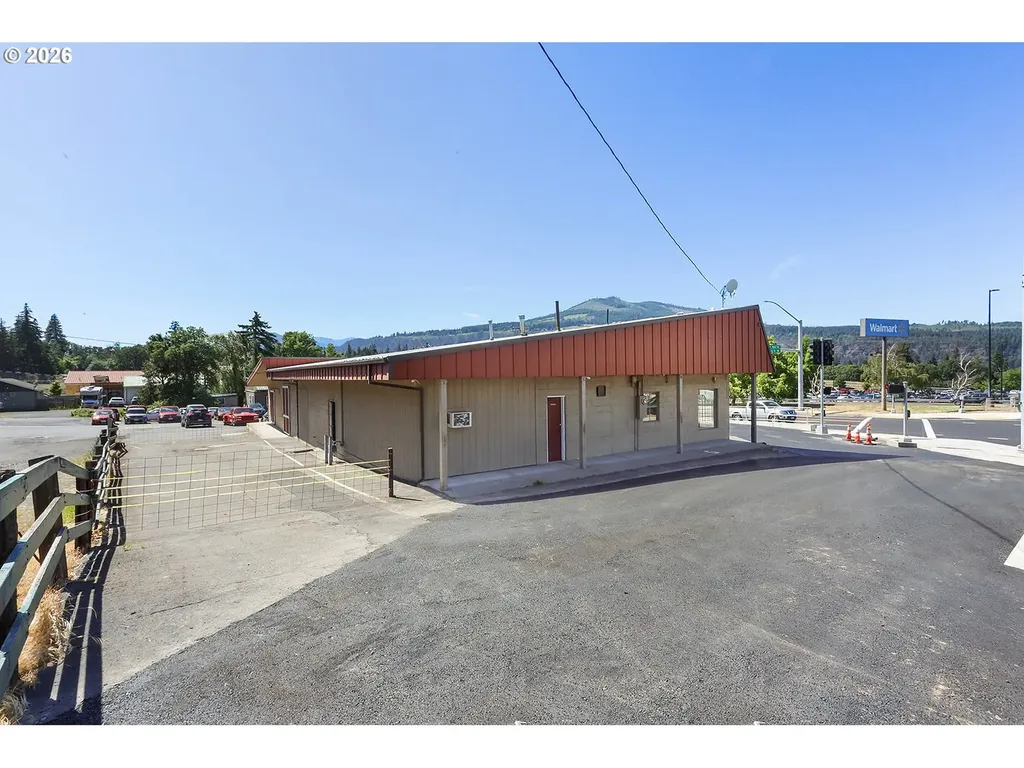 2727 Cascade Avenue Hood River OR 97031