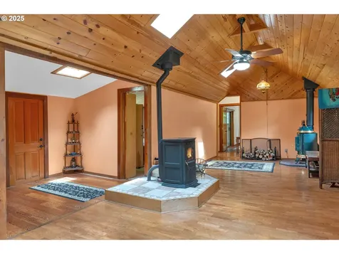 91625 W Fork Road Deadwood OR 97430