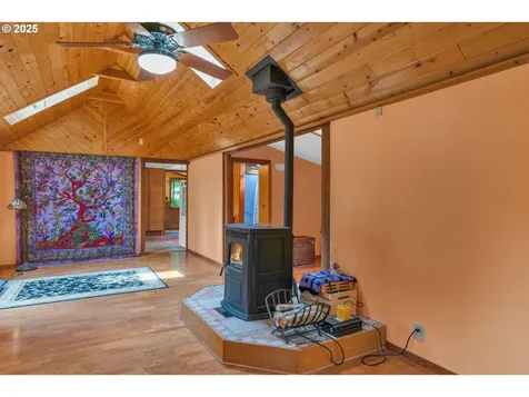 91625 W Fork Road Deadwood OR 97430