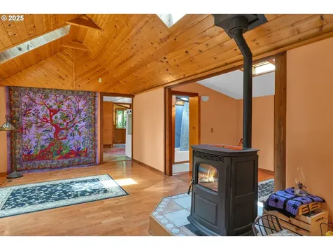 91625 W Fork Road Deadwood OR 97430
