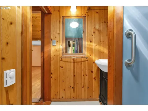 91625 W Fork Road Deadwood OR 97430