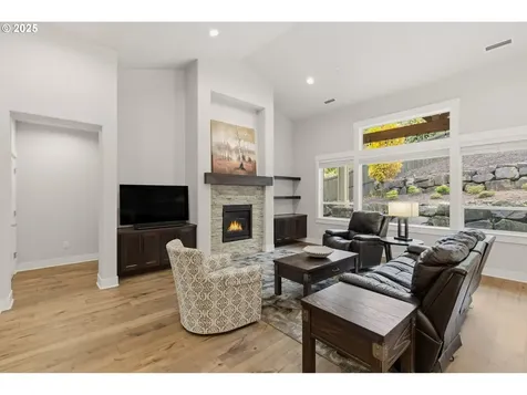 3228 NW Hood Court Camas WA 98607