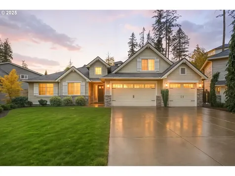 3228 NW Hood Court Camas WA 98607