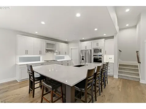 3228 NW Hood Court Camas WA 98607