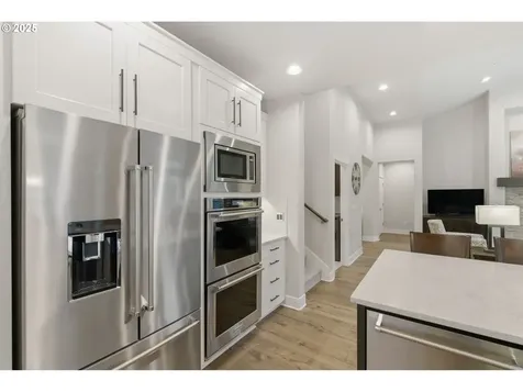 3228 NW Hood Court Camas WA 98607