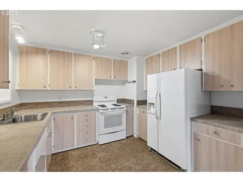 1390 Astor Way Woodburn OR 97071