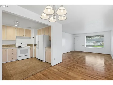 1390 Astor Way Woodburn OR 97071