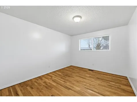 1390 Astor Way Woodburn OR 97071