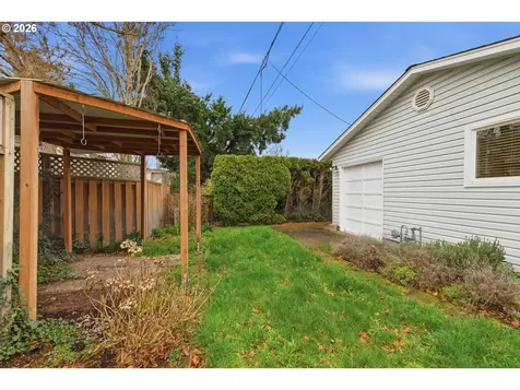 1390 Astor Way Woodburn OR 97071