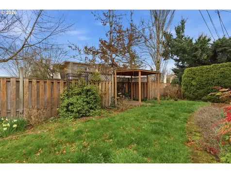 1390 Astor Way Woodburn OR 97071