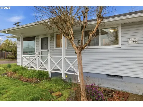 1390 Astor Way Woodburn OR 97071