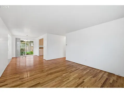 1390 Astor Way Woodburn OR 97071