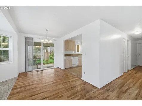 1390 Astor Way Woodburn OR 97071