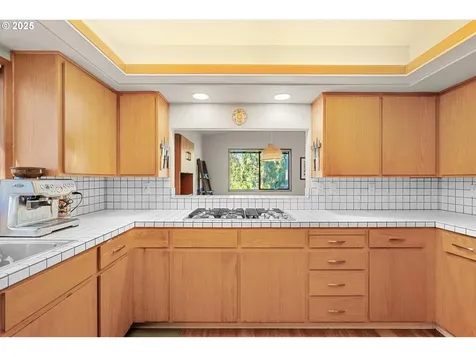 4211 SW Vesta Street Portland OR 97219