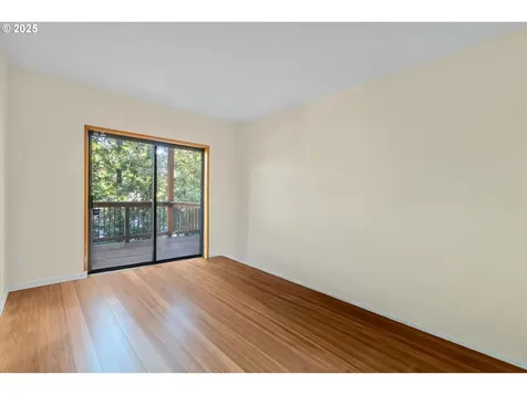 4211 SW Vesta Street Portland OR 97219