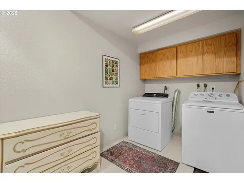 4211 SW Vesta Street Portland OR 97219