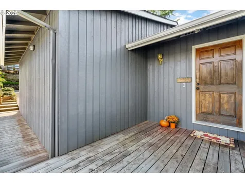 4211 SW Vesta Street Portland OR 97219
