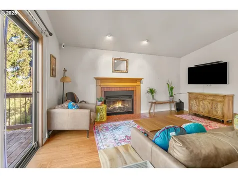 4211 SW Vesta Street Portland OR 97219