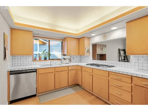 4211 SW Vesta Street Portland OR 97219