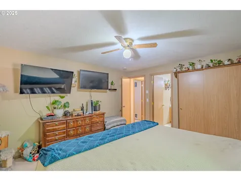 125 Glory Road Woodland WA 98674