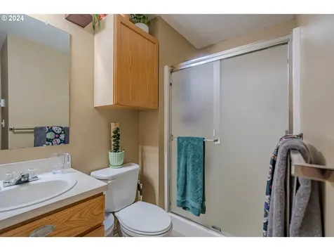125 Glory Road Woodland WA 98674