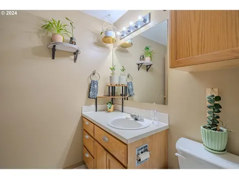 125 Glory Road Woodland WA 98674