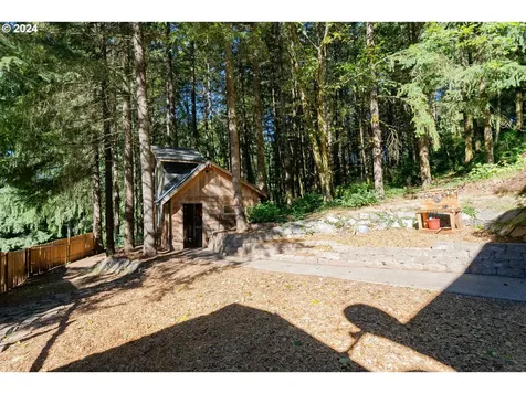 125 Glory Road Woodland WA 98674