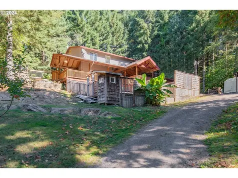 125 Glory Road Woodland WA 98674