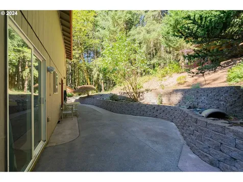 125 Glory Road Woodland WA 98674