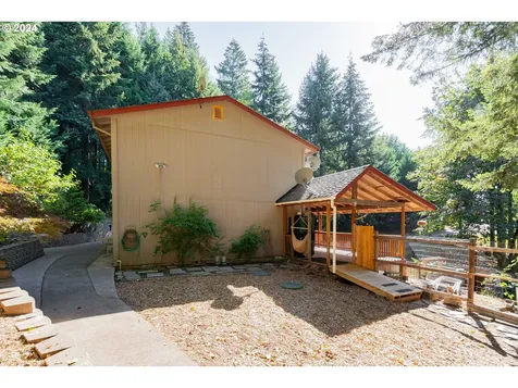 125 Glory Road Woodland WA 98674