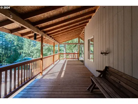 125 Glory Road Woodland WA 98674