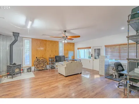 125 Glory Road Woodland WA 98674