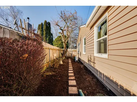 426 16th Avenue Longview WA 98632