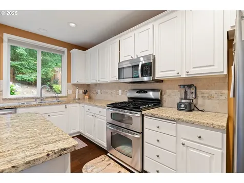 8538 SW Charlotte Drive Beaverton OR 97007