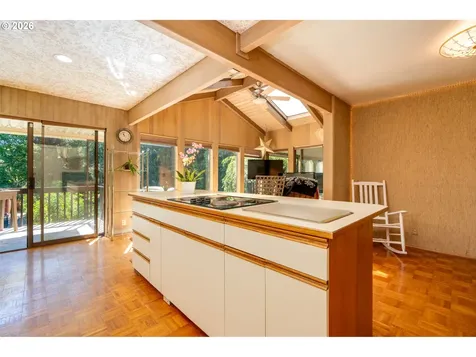 7170 SE 122nd Avenue Portland OR 97236