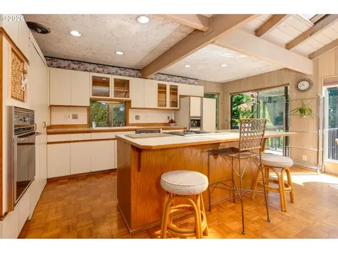 7170 SE 122nd Avenue Portland OR 97236