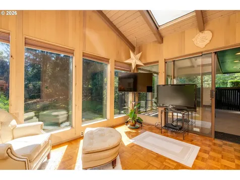 7170 SE 122nd Avenue Portland OR 97236