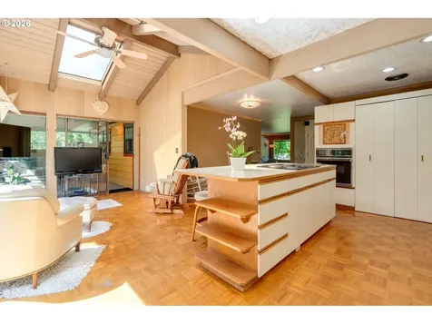 7170 SE 122nd Avenue Portland OR 97236