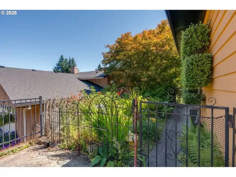 7170 SE 122nd Avenue Portland OR 97236